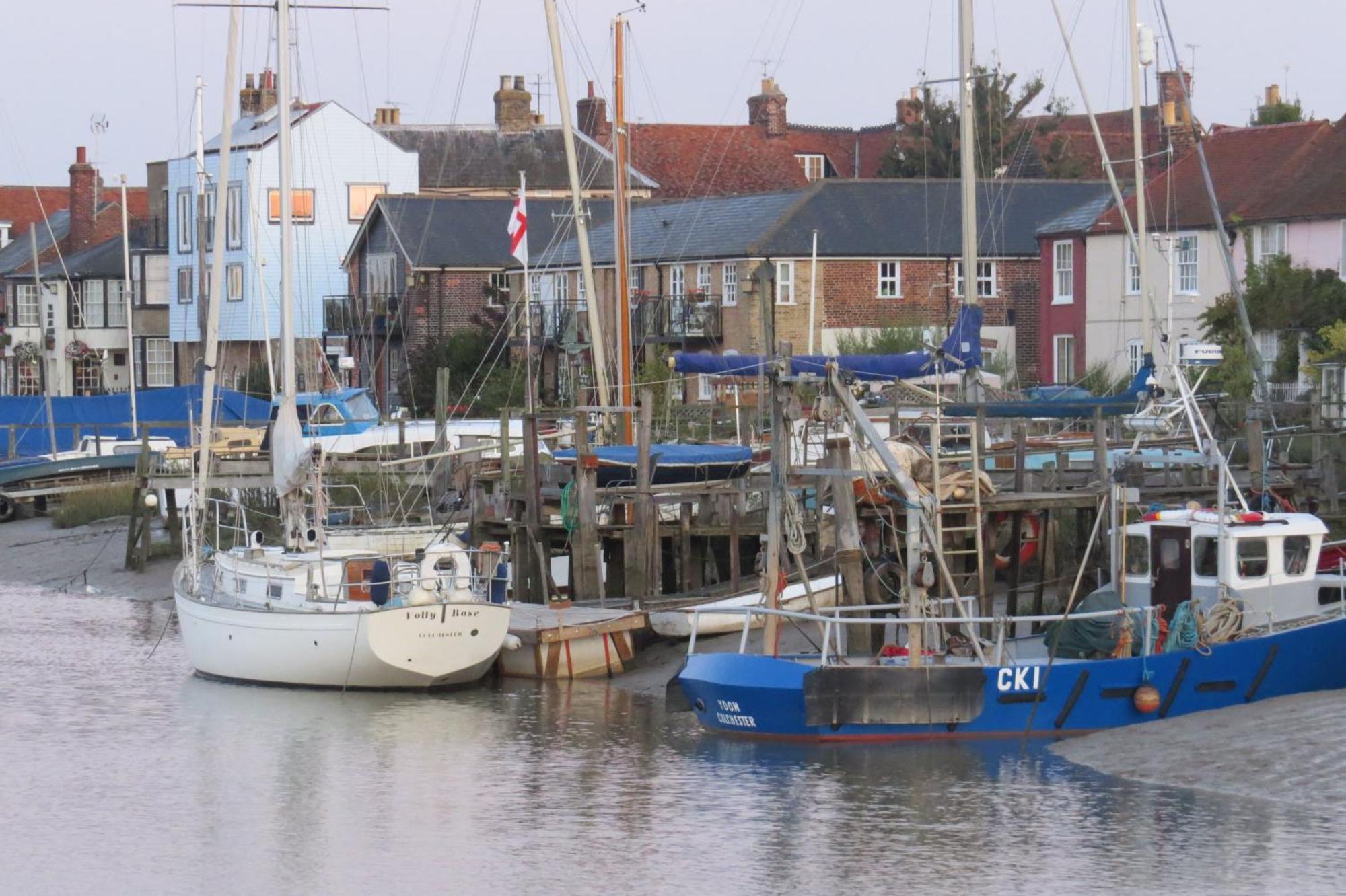 Queens Cottage, Wivenhoe Stylish, Plush, Cosy, Convenient & Quirky, 2X Double Bed Period Cottage Plus Patio - 9 Min Walk Train, 4 Min Walk High Street Pubs, Restaurants, Shops Zewnętrze zdjęcie