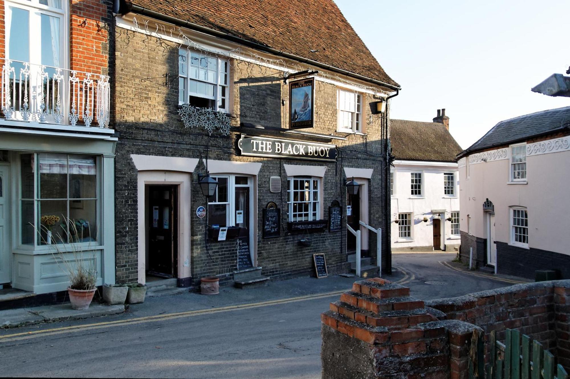 Queens Cottage, Wivenhoe Stylish, Plush, Cosy, Convenient & Quirky, 2X Double Bed Period Cottage Plus Patio - 9 Min Walk Train, 4 Min Walk High Street Pubs, Restaurants, Shops Zewnętrze zdjęcie